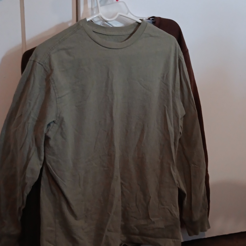 Green saddlebred long-sleeved shirt